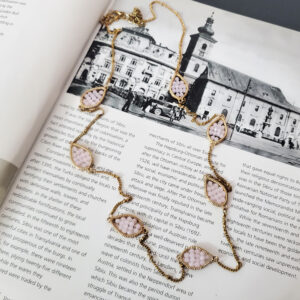 Colier fin cu cristale roz Leaf 103b 1