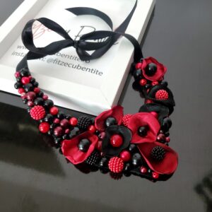 Colier Statement Rose Bazaart 20260310 040245 408